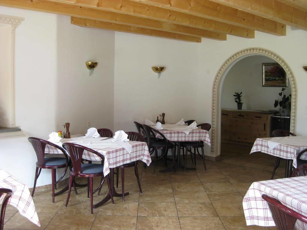 Hotel Pizzeria Selva Цернец Экстерьер фото
